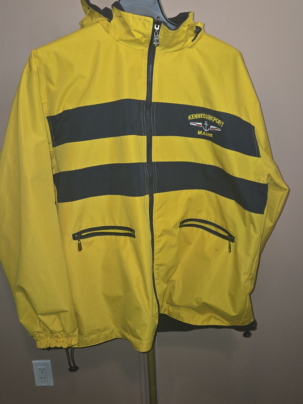 Kennebunkport Maine Yellow & Black Hooded Raincoat